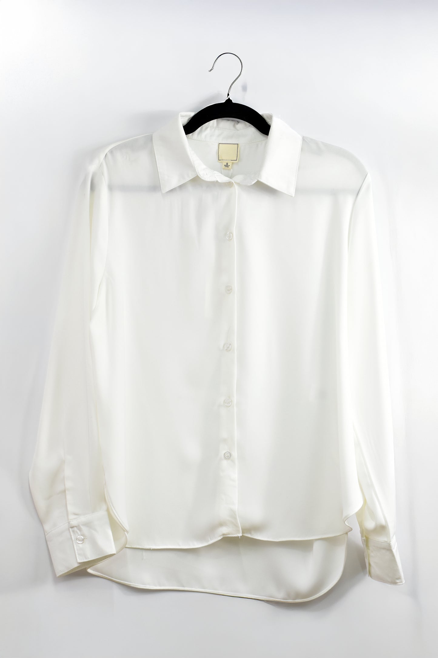 Blusa blanca satinada