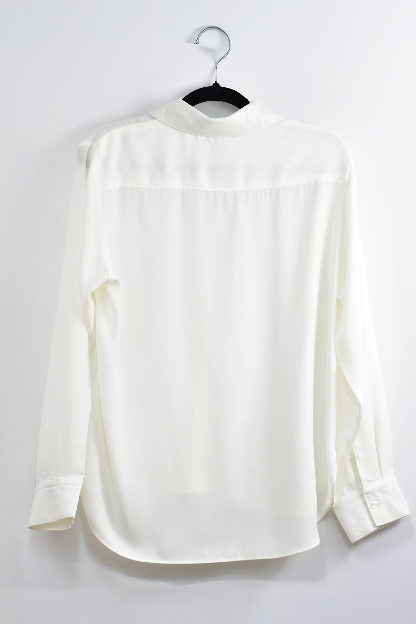 Blusa blanca satinada